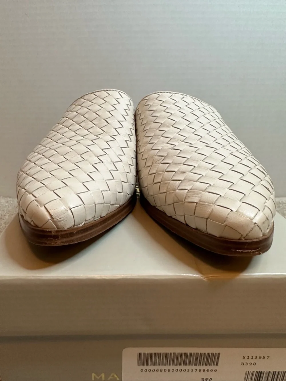 Marc Fisher Cream Woven Leather Slip-On Mules, size 8.5, pre loved - Picture 4 of 8